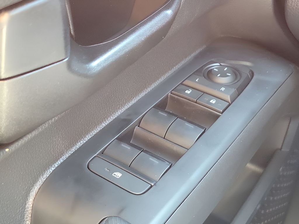 2026 Toyota Tacoma SR5 - Photo 32