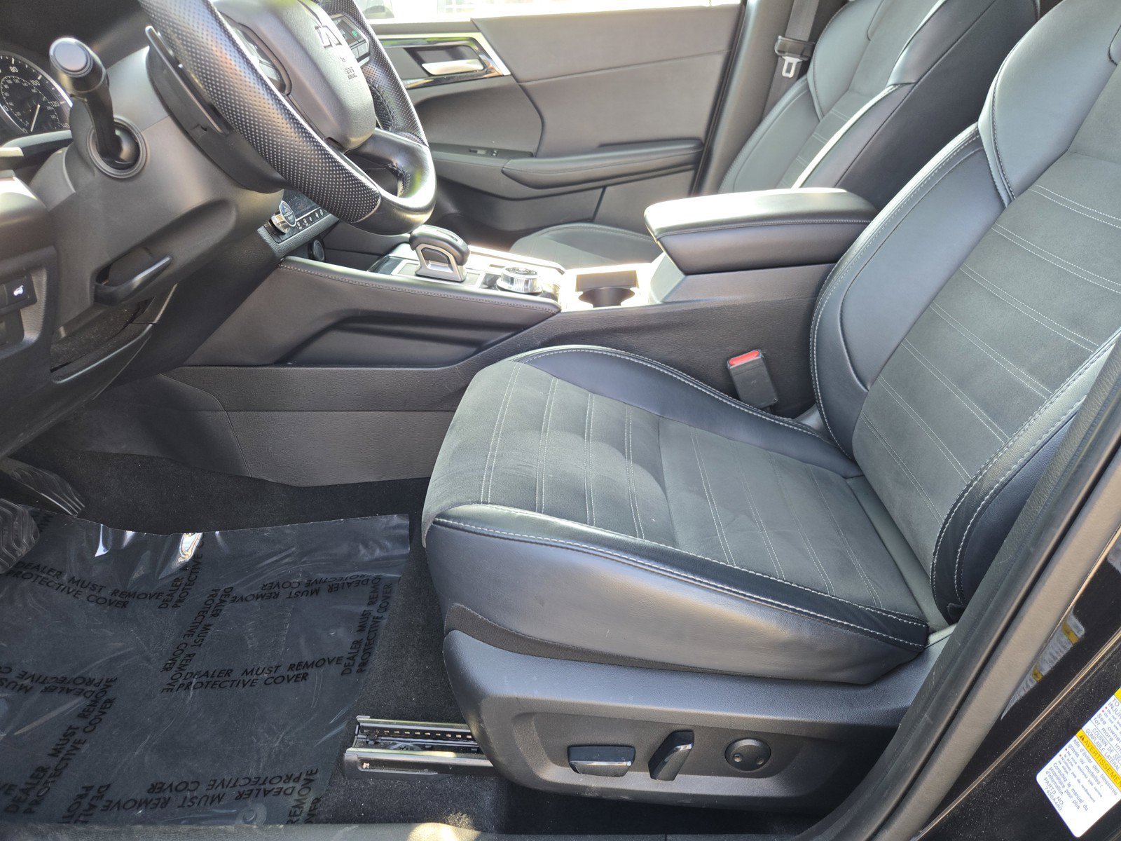 Used 2024 Black Mitsubishi  image 25