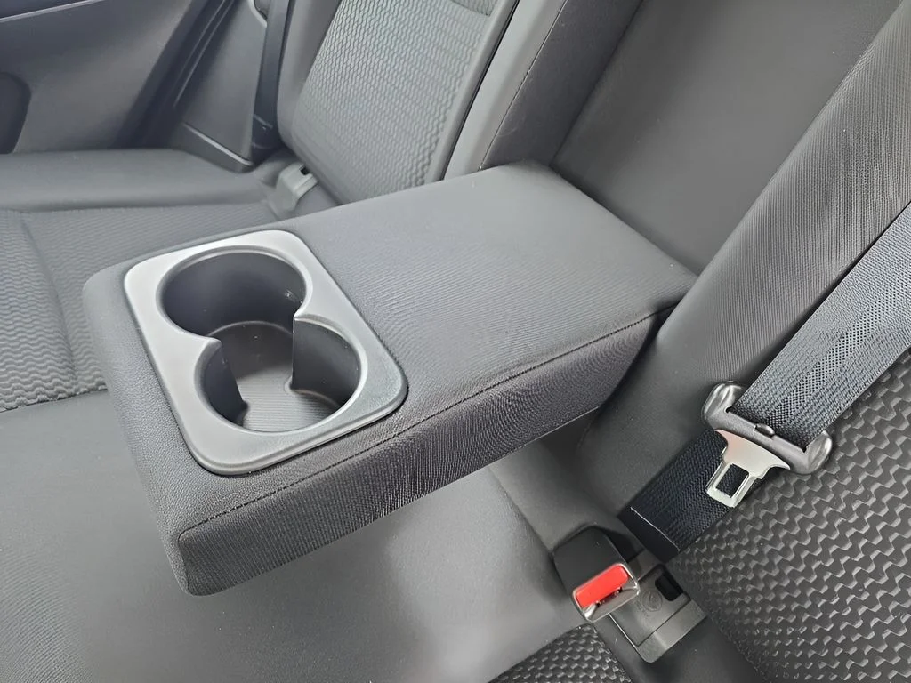 Used 2022 White Nissan SV image 26