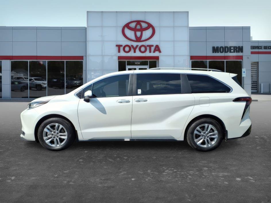 Used 2026 Wind Chill Pearl Toyota Limited image 2