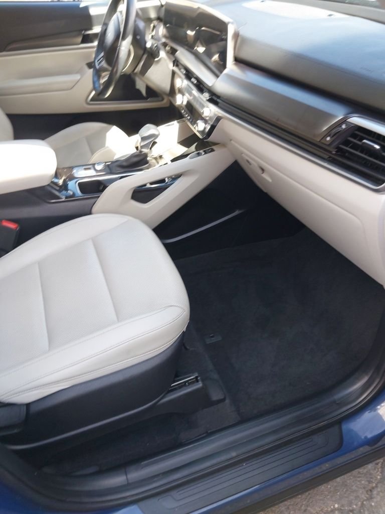 Used 2025 Black Kia S image 6