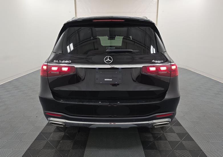Used 2025 Obsidian Black Metallic Mercedes-Benz GLS 580 image 10