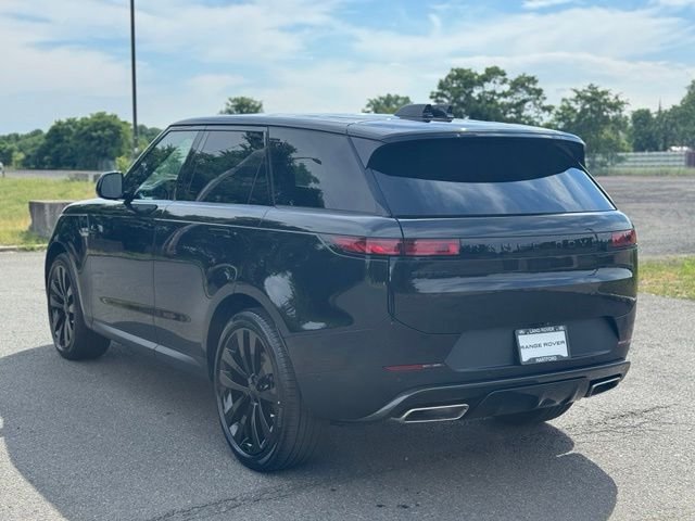 New 2026 Santorini Black Land Rover SE image 3