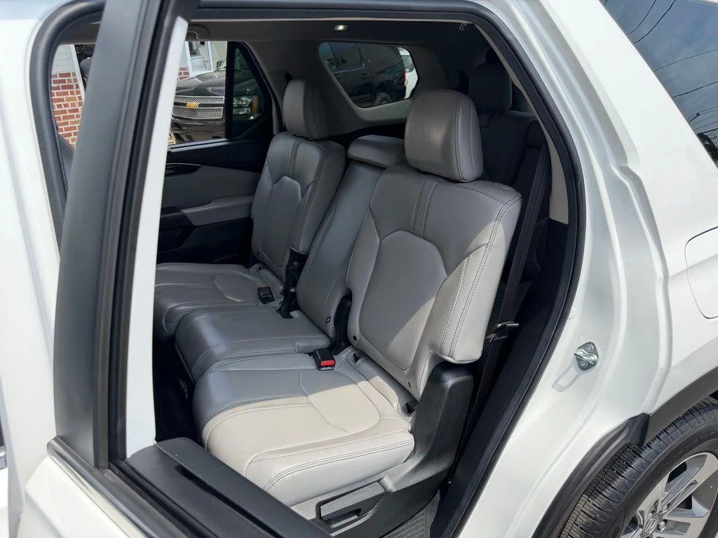 Used 2025 White Honda EX-L image 18