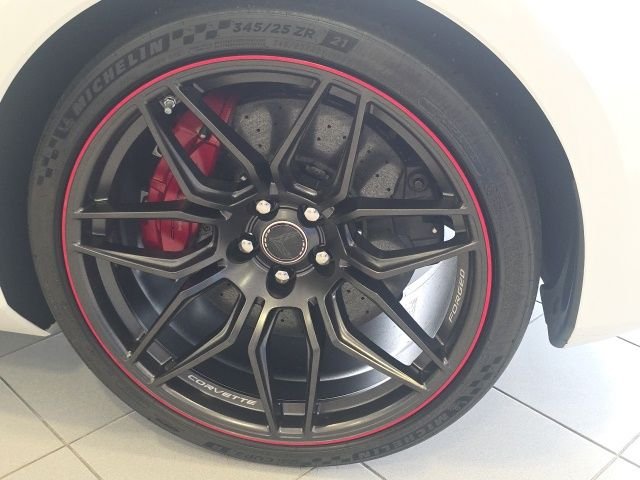 Used 2023 White Chevrolet Z06 image 11