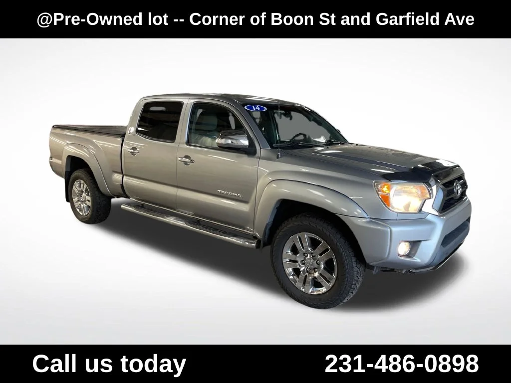Used 2014  Toyota Base image 7