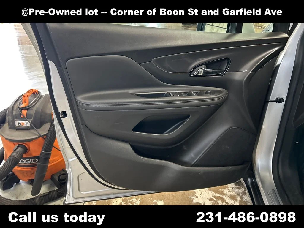 Used 2022 Silver Buick Preferred image 15
