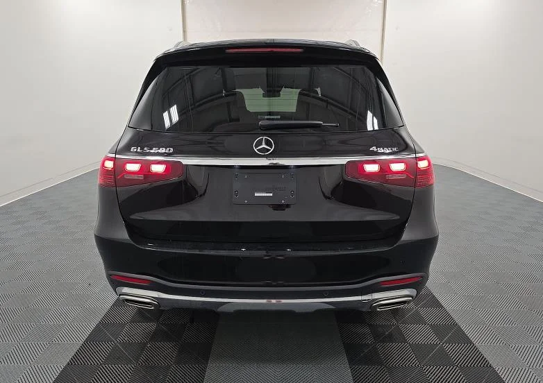 Used 2025 Obsidian Black Metallic Mercedes-Benz GLS 580 image 10