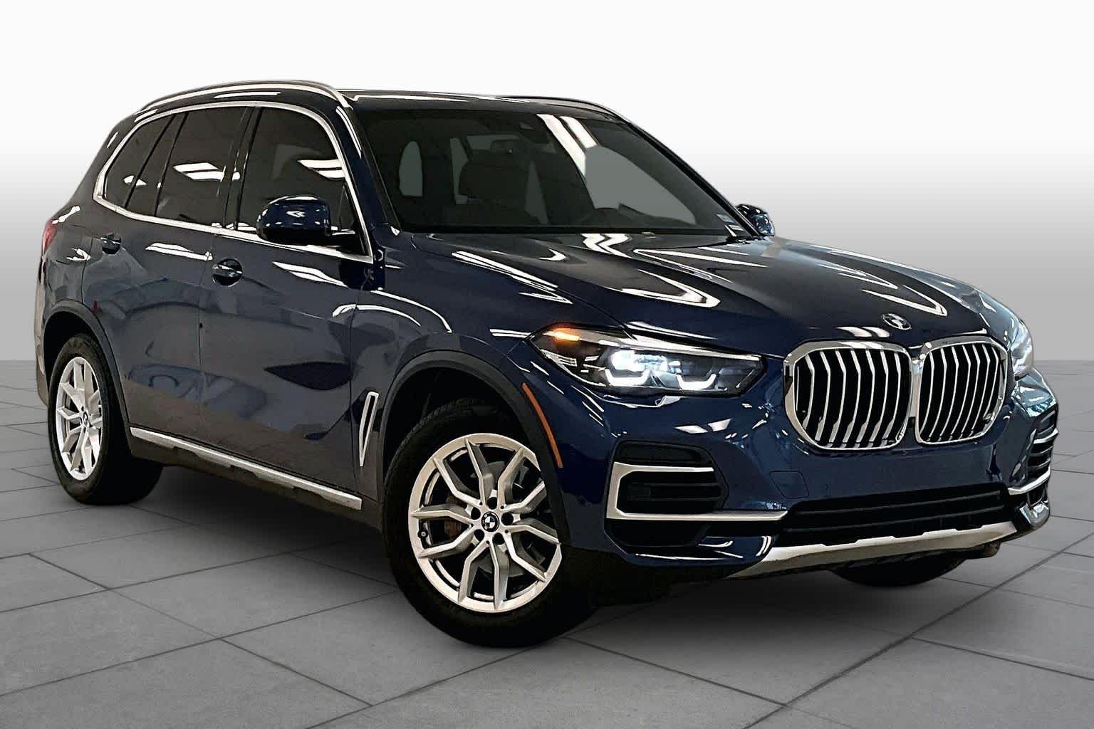 Used 2022 Phytonic Blue Metallic BMW sDrive40i image 2