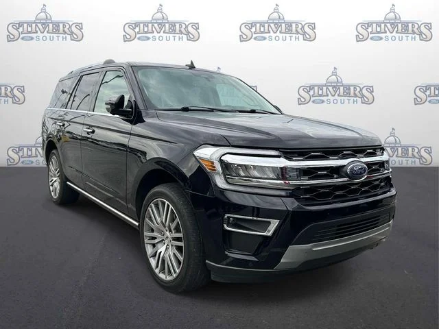 2022 Ford Expedition Limited's photo