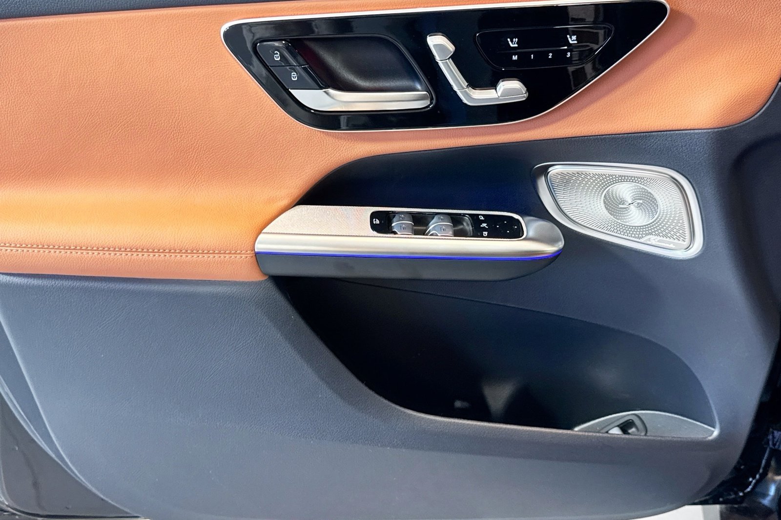 New 2026 Black Mercedes-Benz GLC 300 image 16