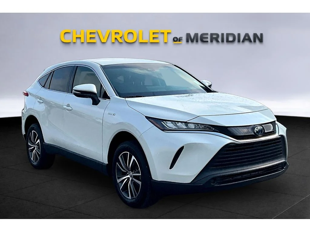 Used 2021  Toyota LE image 1