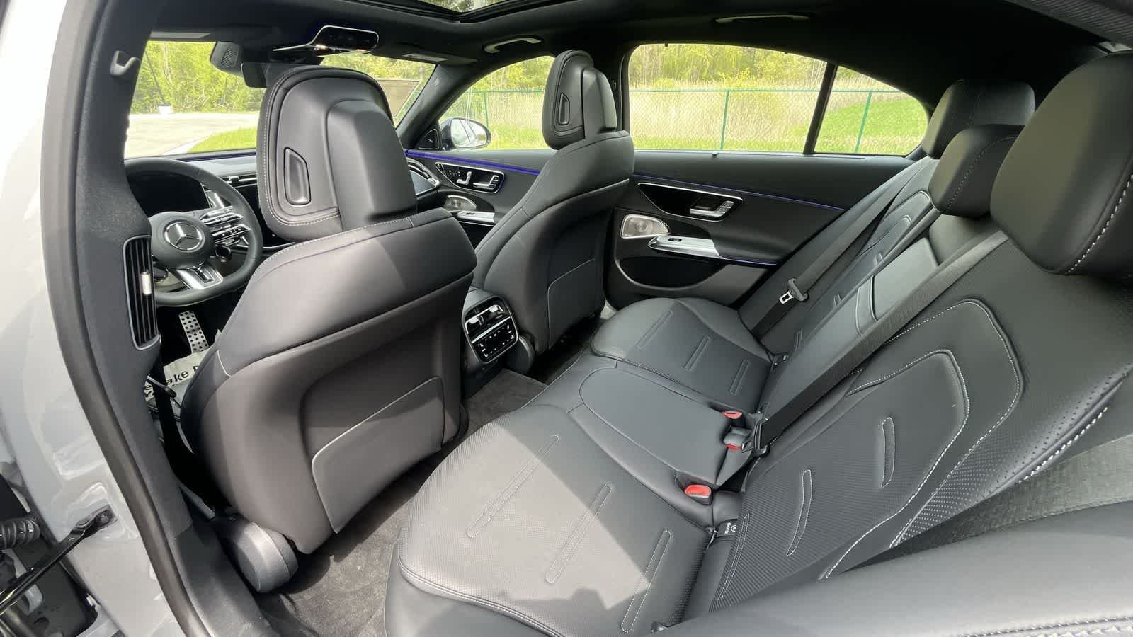 New 2026 MANUFAKTUR Alpine Grey Mercedes-Benz AMG® E 53 E image 26