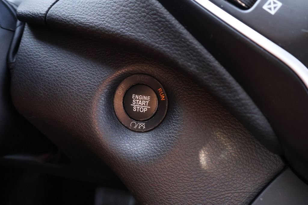 2021 Jeep Cherokee Latitude Lux - Photo 28