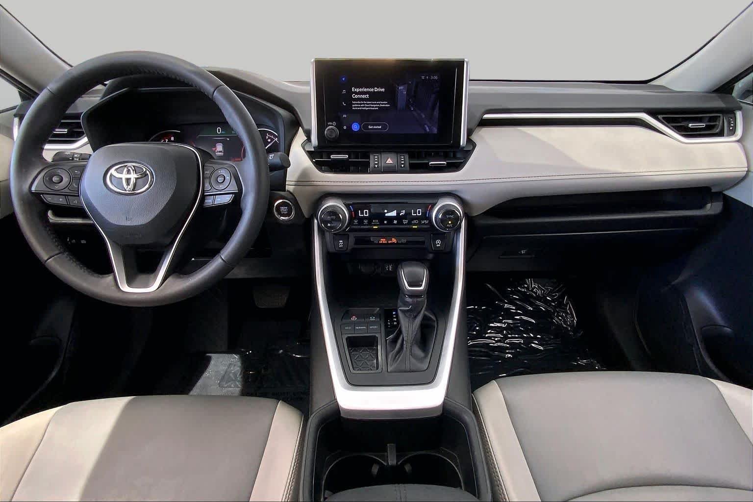 Used 2024 Silver Sky Metallic Toyota XLE Premium image 16