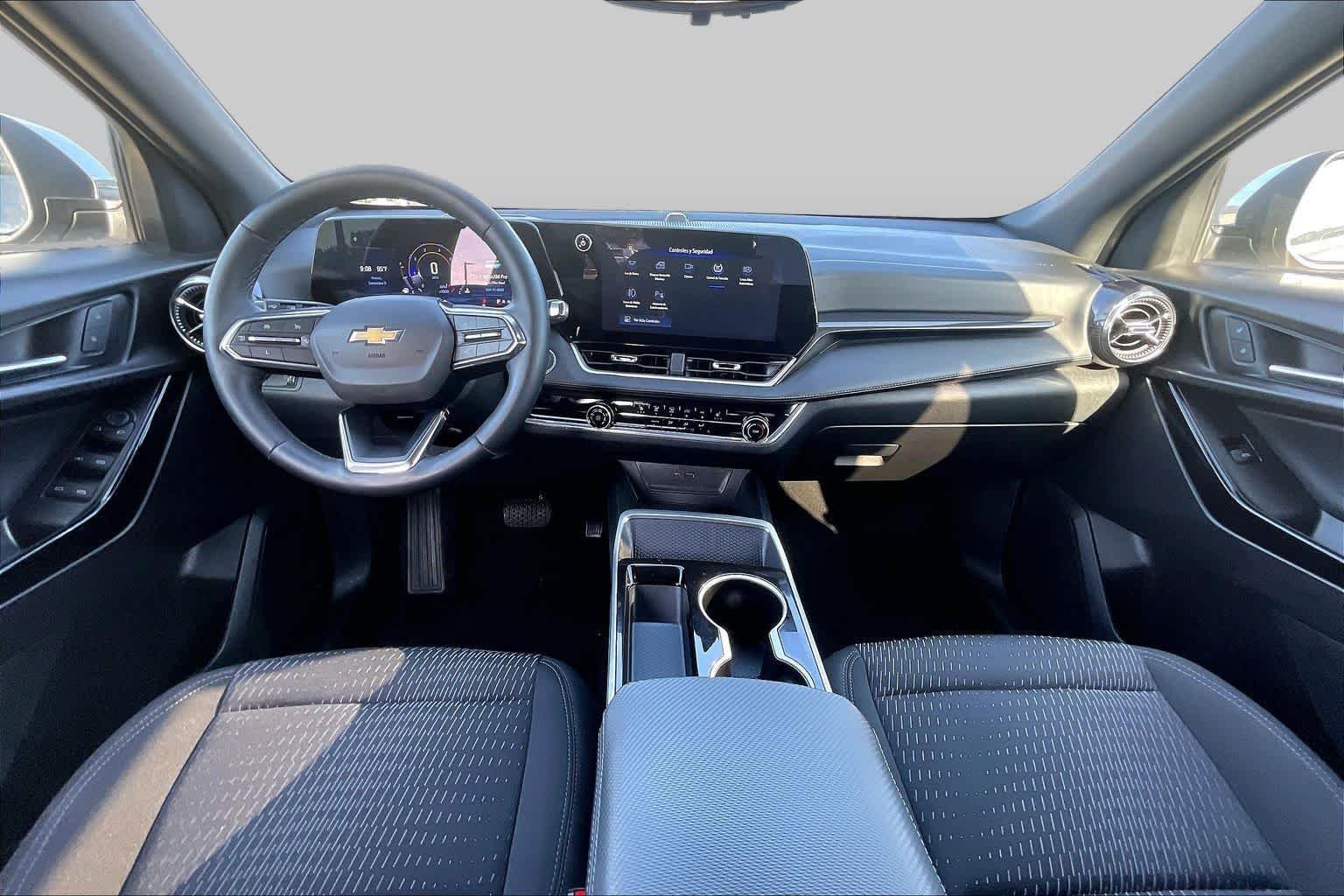 Used 2025 Sterling Gray Metallic Chevrolet LT image 15