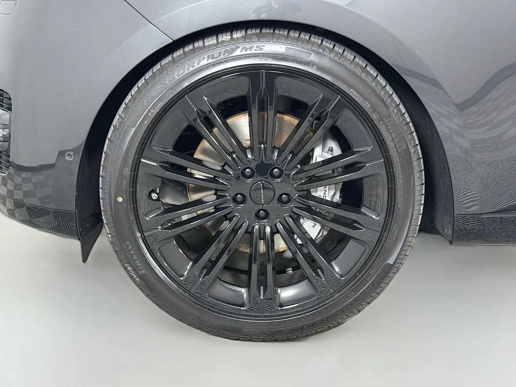 New 2026 Carpathian Grey Land Rover SE image 33