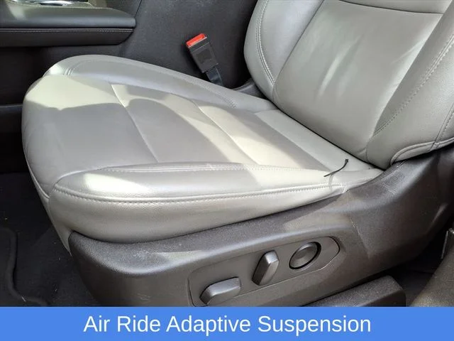 Used 2021 White Chevrolet Z71 image 22