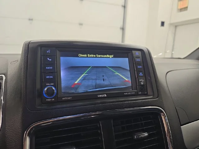 Used 2016 Granite Crystal Clearcoat Metallic Dodge R/T image 26