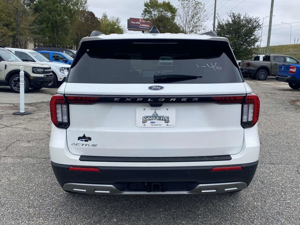 New 2026 Star White Metallic Tri-Coat Ford Active image 4