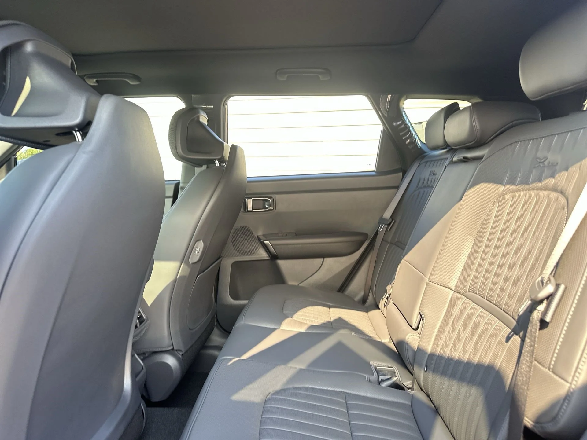New 2027 Terrain Brown Kia X-Line S image 22
