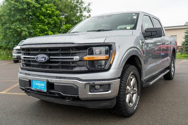 Used 2025 Iconic Silver Metallic Ford XLT image 2
