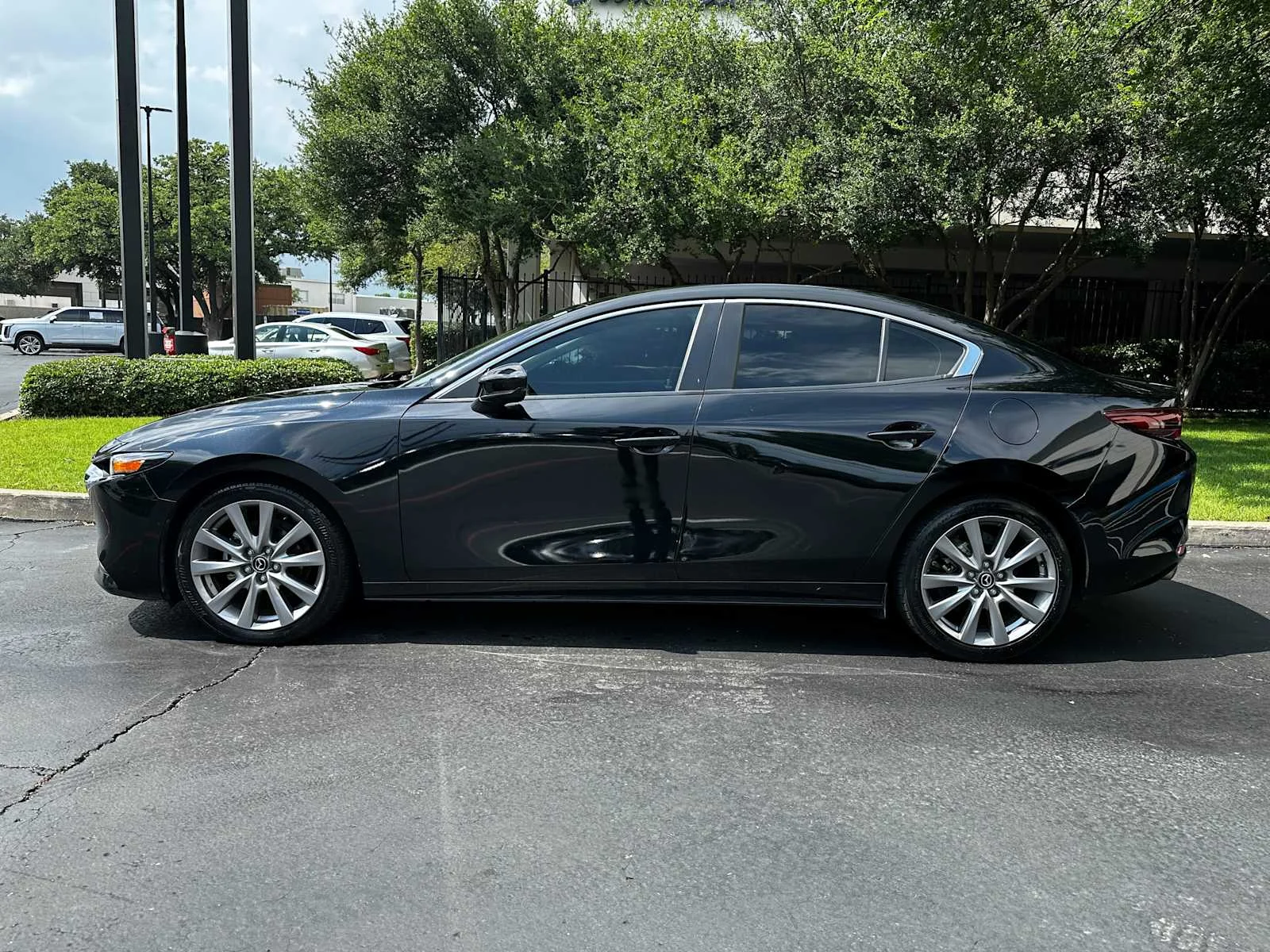 Used 2021  Mazda Select image 5