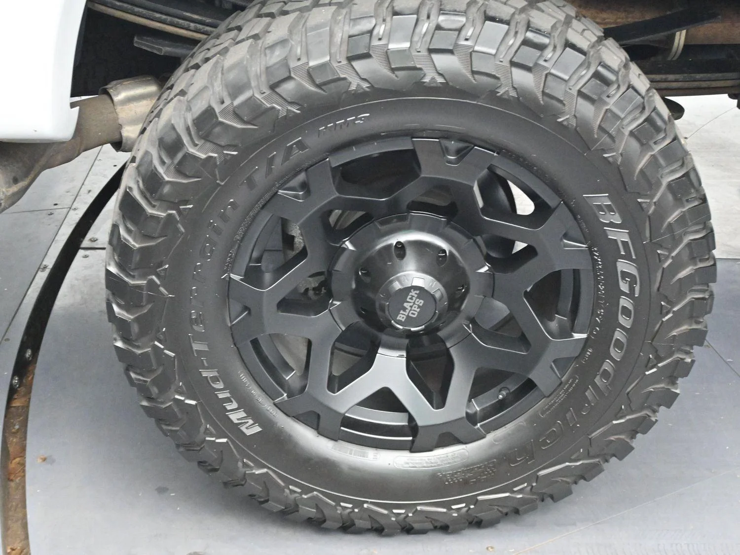 Used 2022 White Ford XL image 38