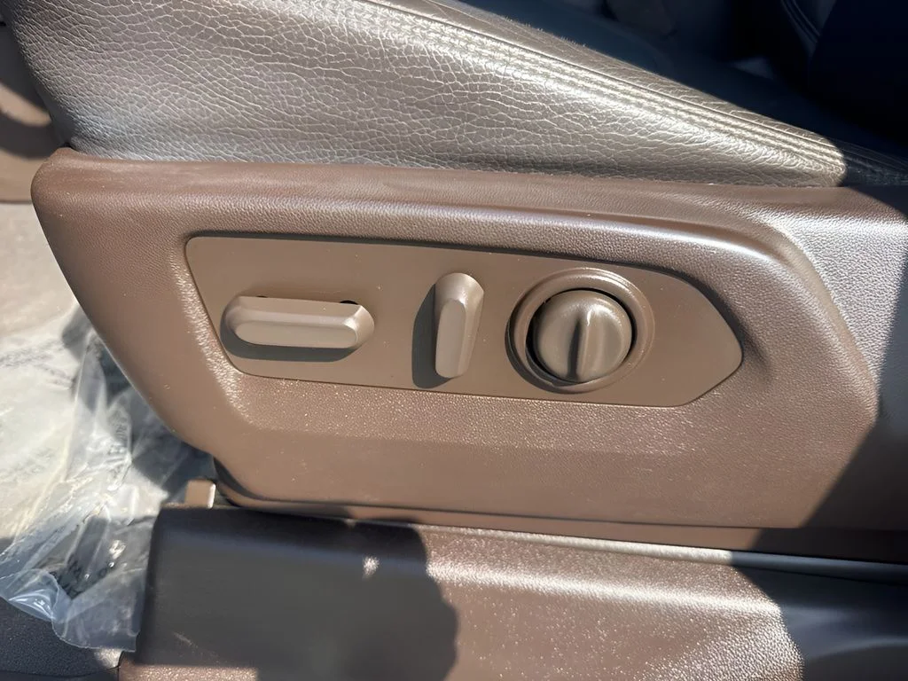 Used 2021 White GMC Denali image 10