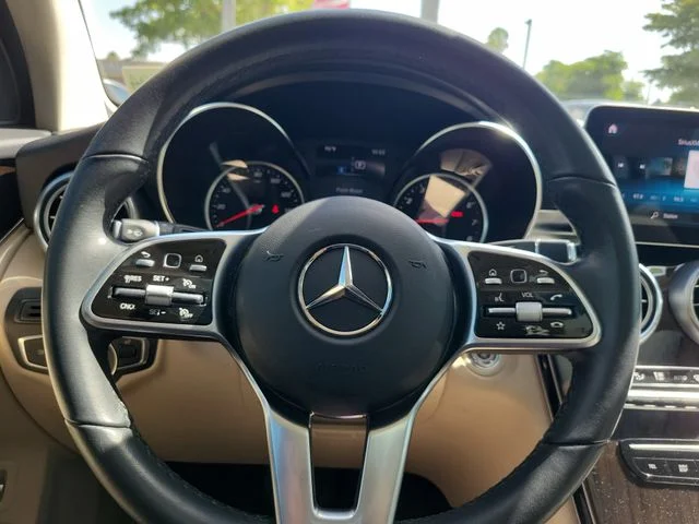 Used 2022 White Mercedes-Benz GLC 300 image 21