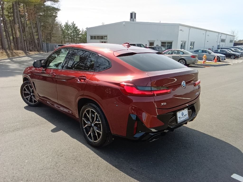 Used 2025 Aventurin Red Metallic BMW M40i image 5