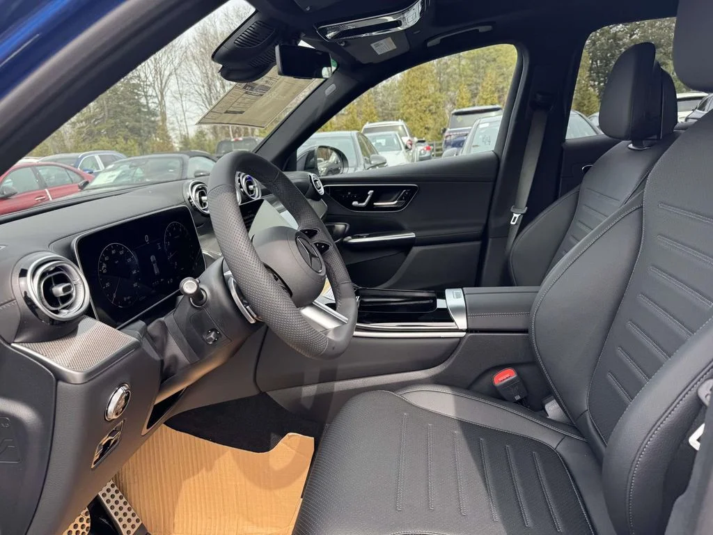 New 2026 Blue Mercedes-Benz GLC 300 image 4