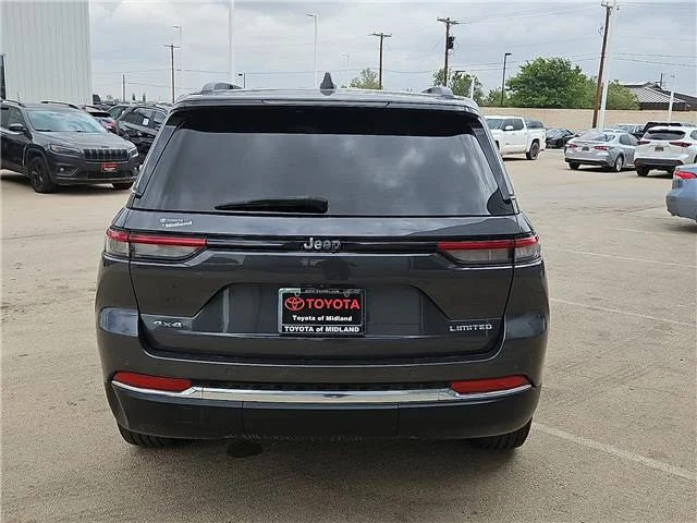 Used 2022 Baltic Gray Metallic Clearcoat Jeep Limited 4x4 image 3