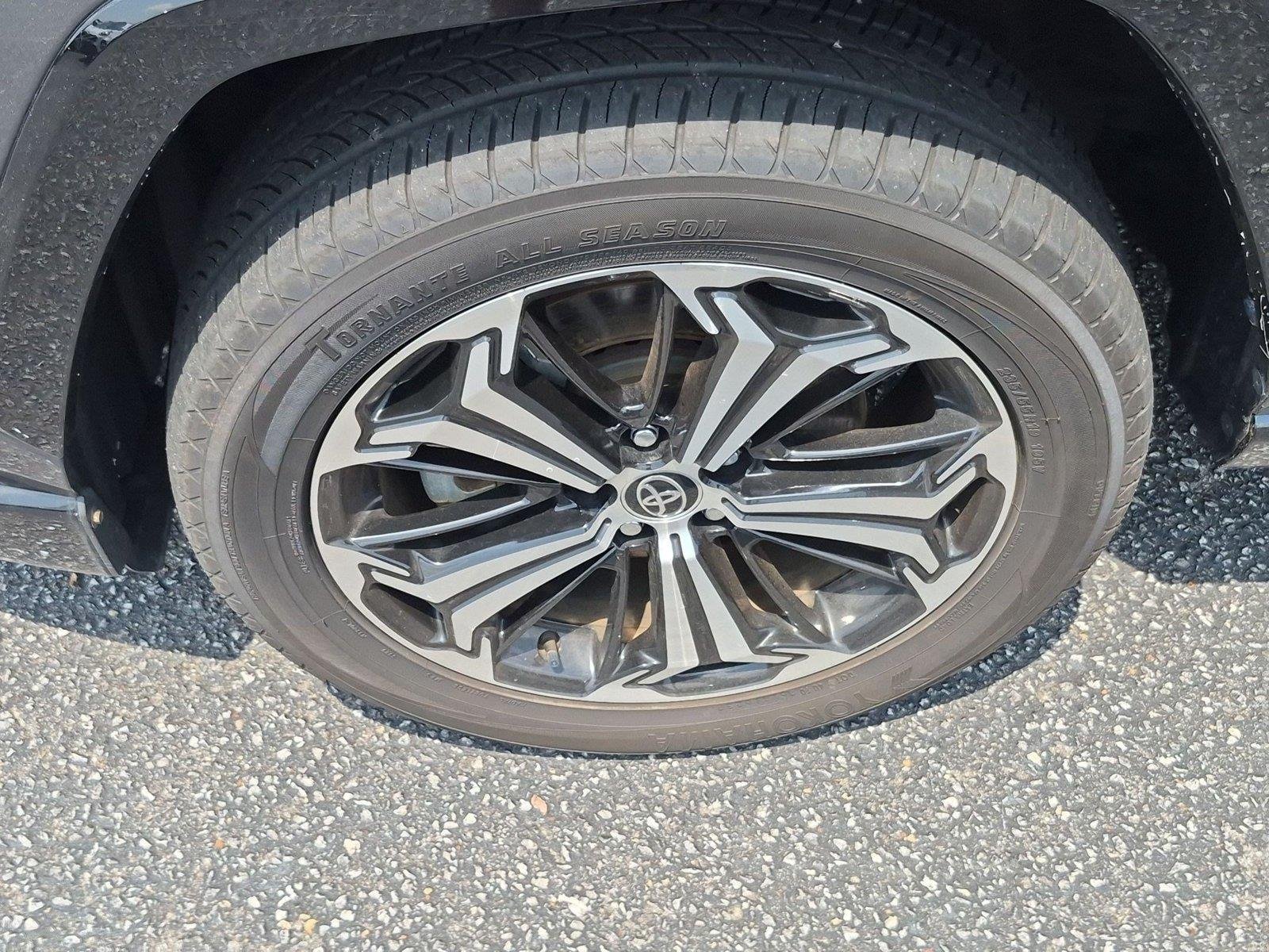 Used 2022  Toyota XSE image 10