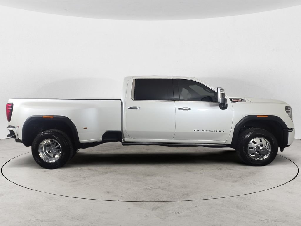 Used 2024 White GMC Denali image 4