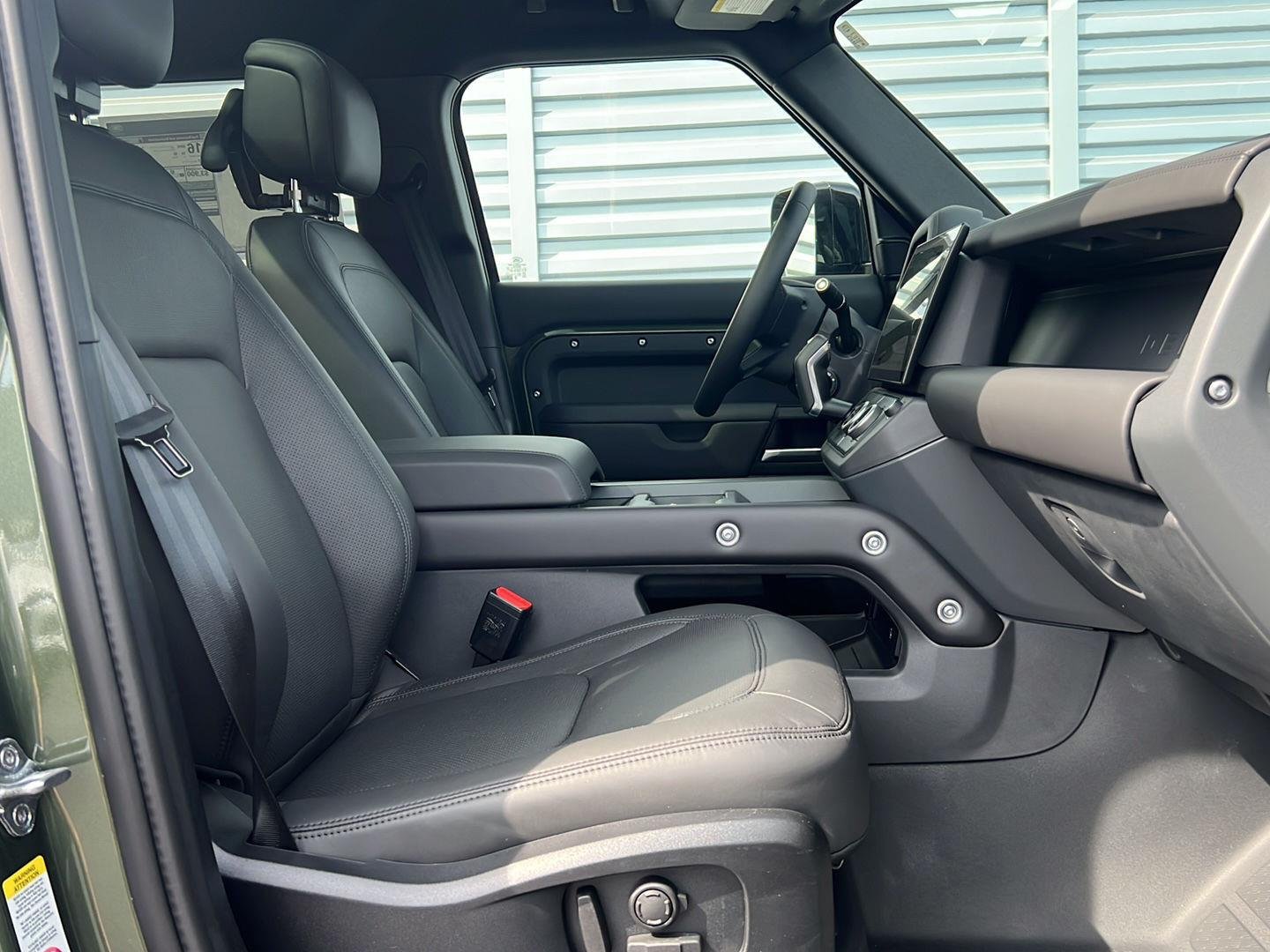 2026 Land Rover Defender X-Dynamic SE - Photo 26