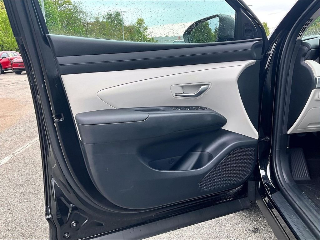 Used 2026 Black Hyundai SE image 9
