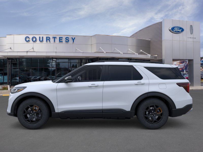 New 2026 Space White Metallic Ford Tremor® image 3