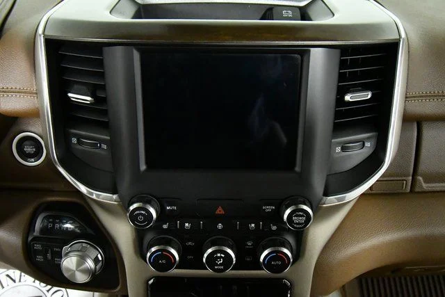 Used 2021 Silver Ram Laramie image 4