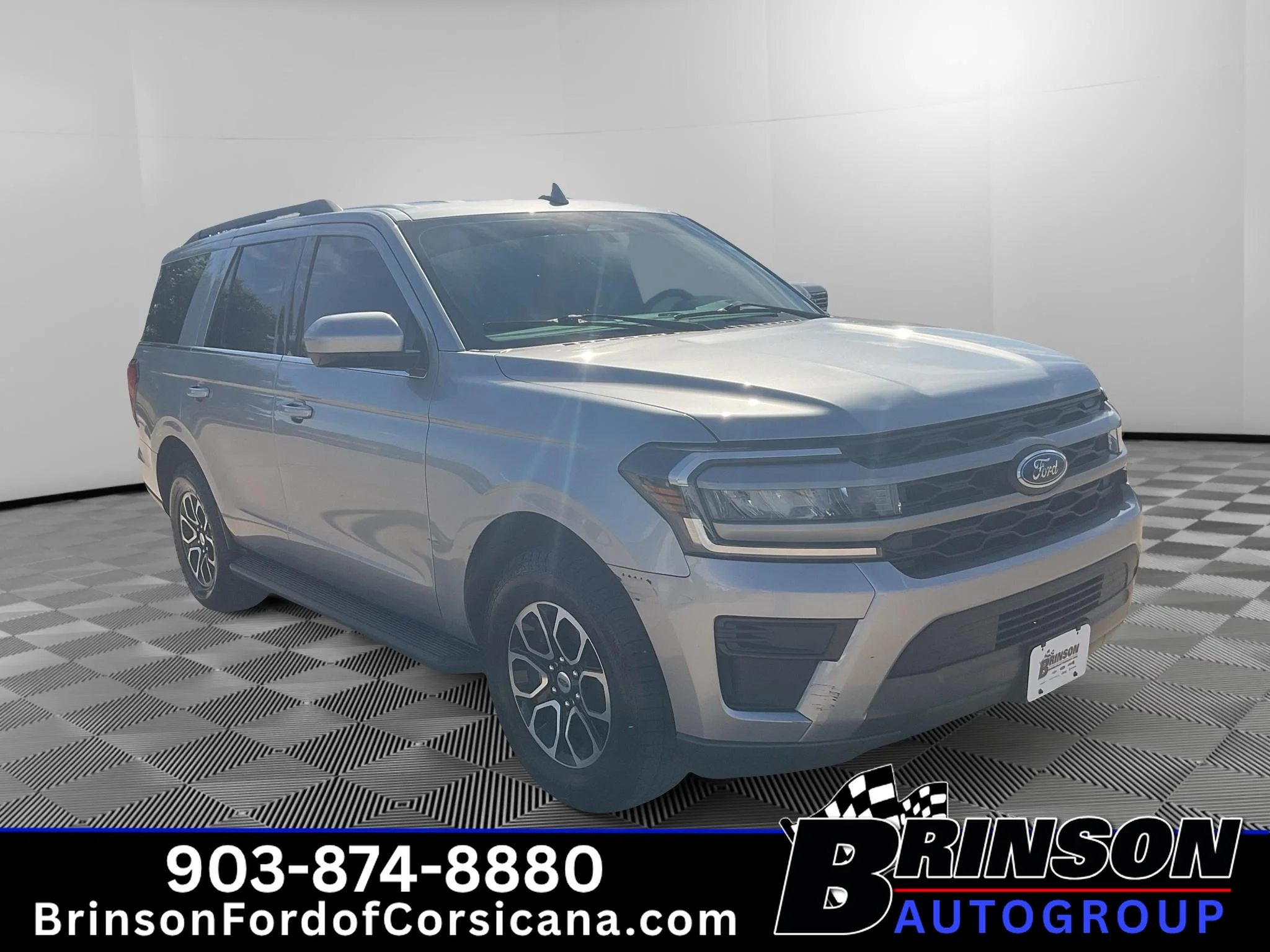 Used 2023 Iconic Silver Metallic Ford XLT image 3