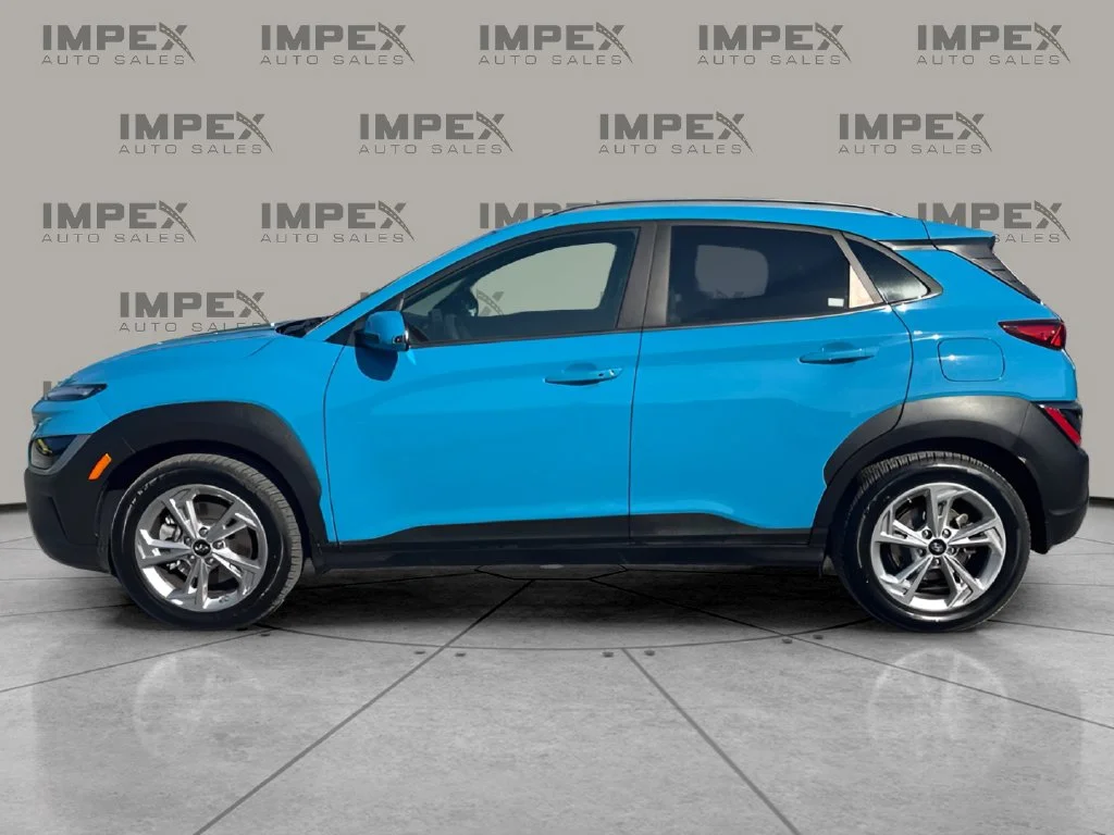 Used 2022 Green Hyundai SEL image 2