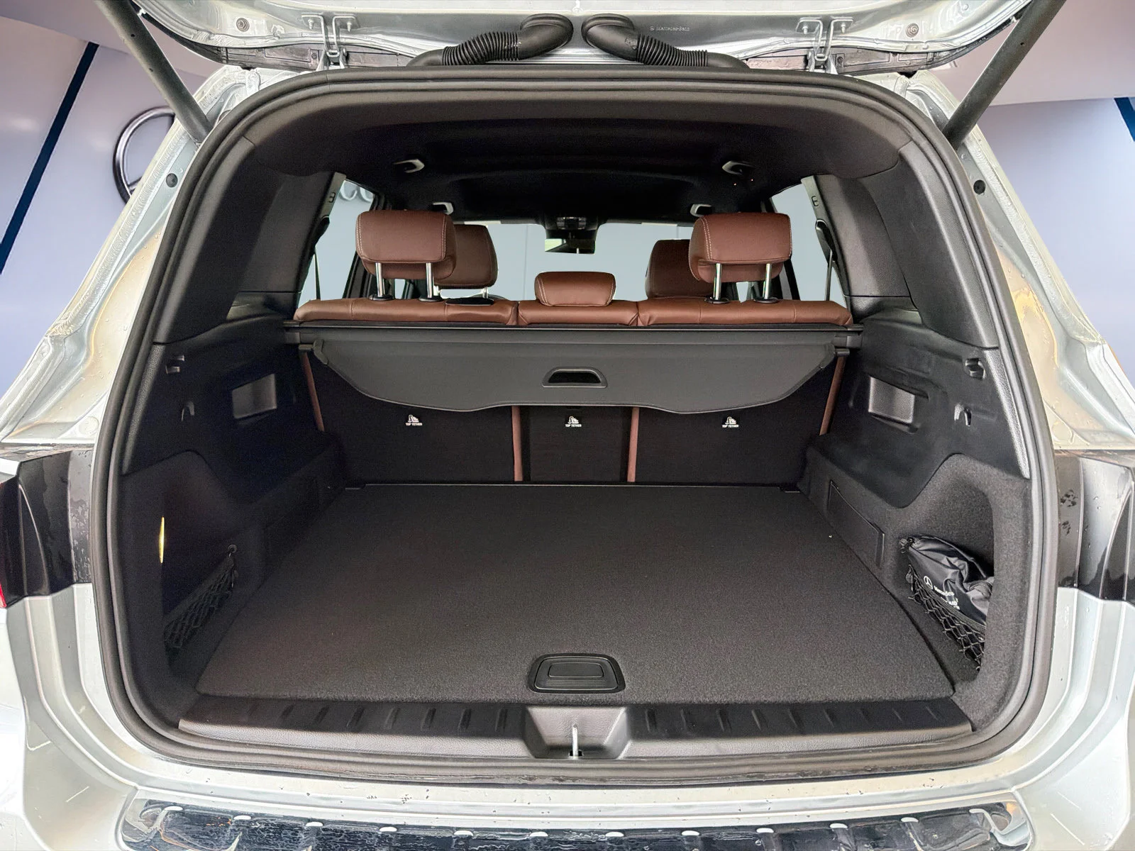Used 2026 Silver Mercedes-Benz GLB 250 image 7