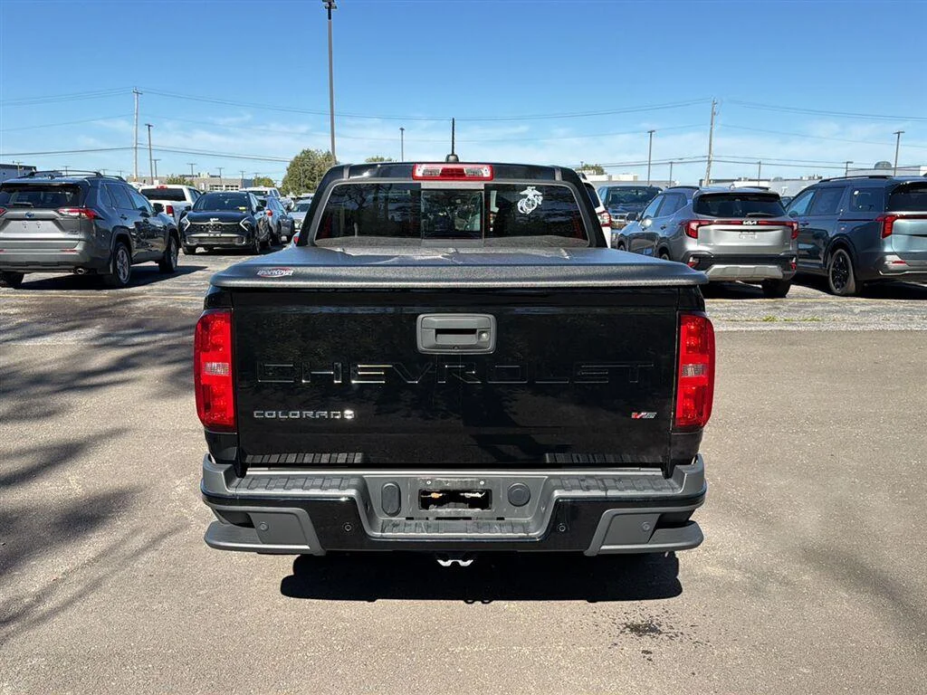 Used 2022 Black Chevrolet 4WD Z71 image 9
