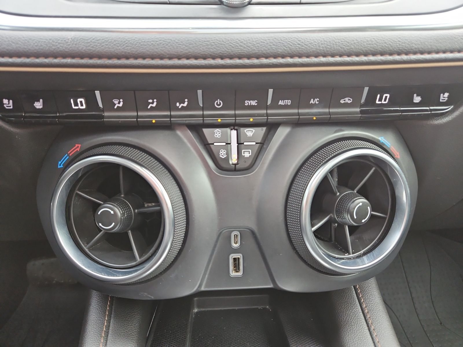 Used 2022 Blue Chevrolet Premier image 27