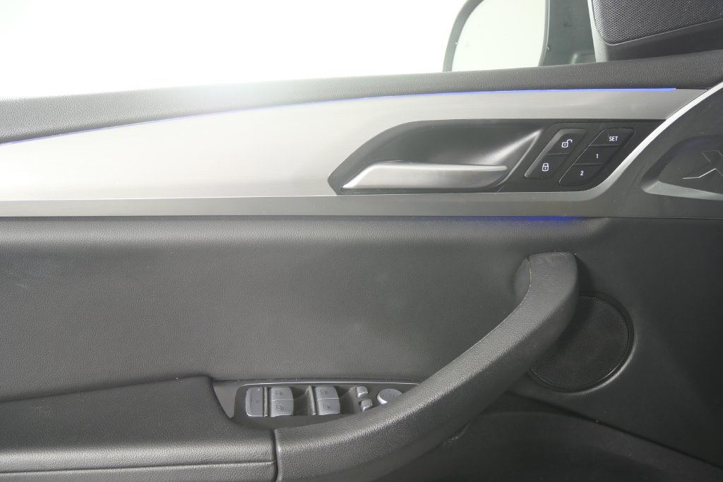 Used 2023 Gray Metallic BMW xDrive30i image 9
