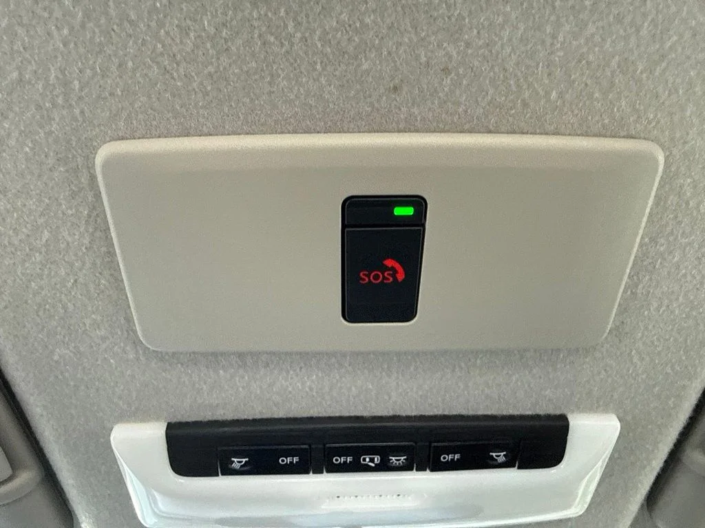 Used 2022 Gray Nissan SR image 14