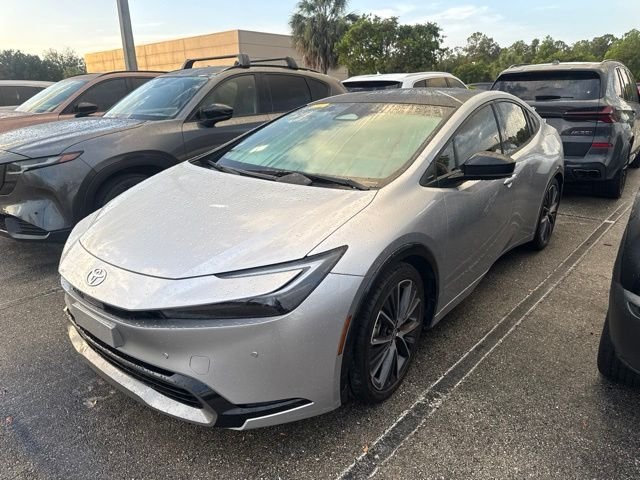 Used 2024  Toyota XLE image 4