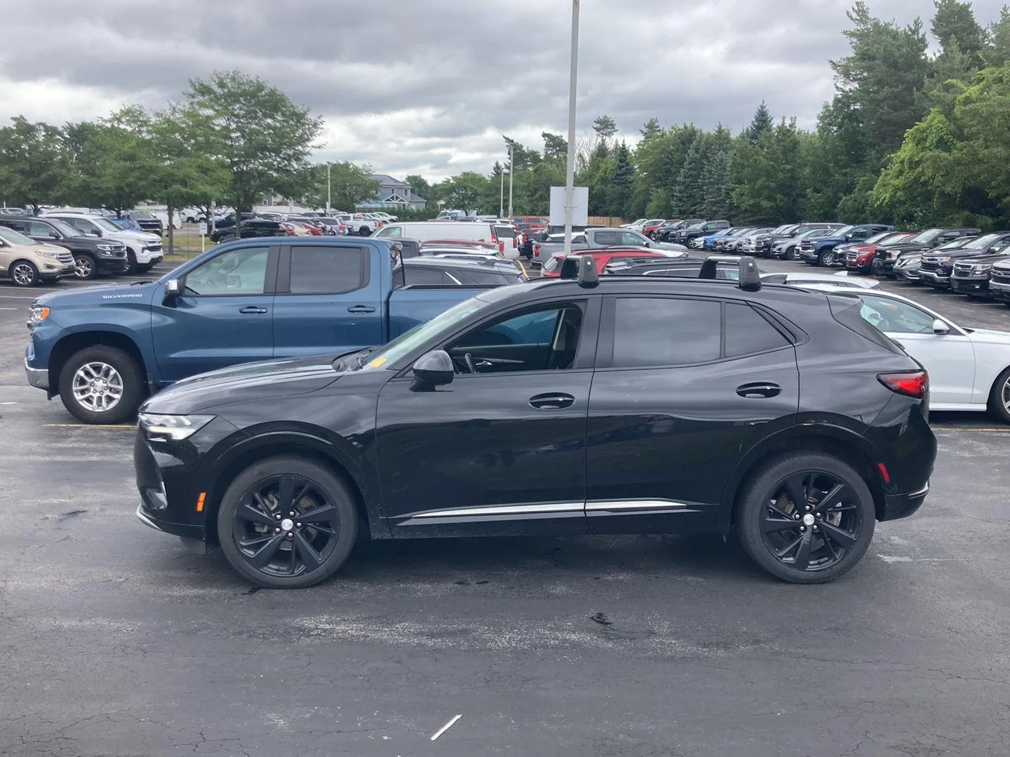 Used 2021 Ebony Twilight Metallic Buick Preferred image 6
