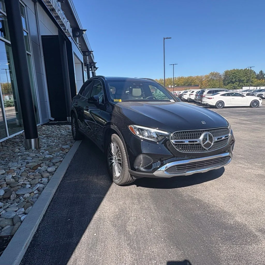 Used 2025 Black Mercedes-Benz GLC 300 image 4