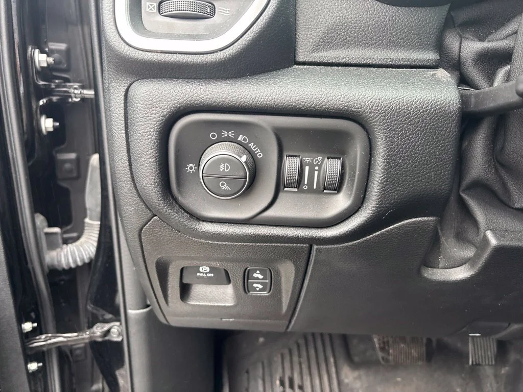 Used 2021 Black Ram Laramie image 12